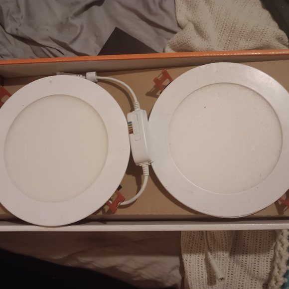 Recessed smart lights - Picture 2 of 7